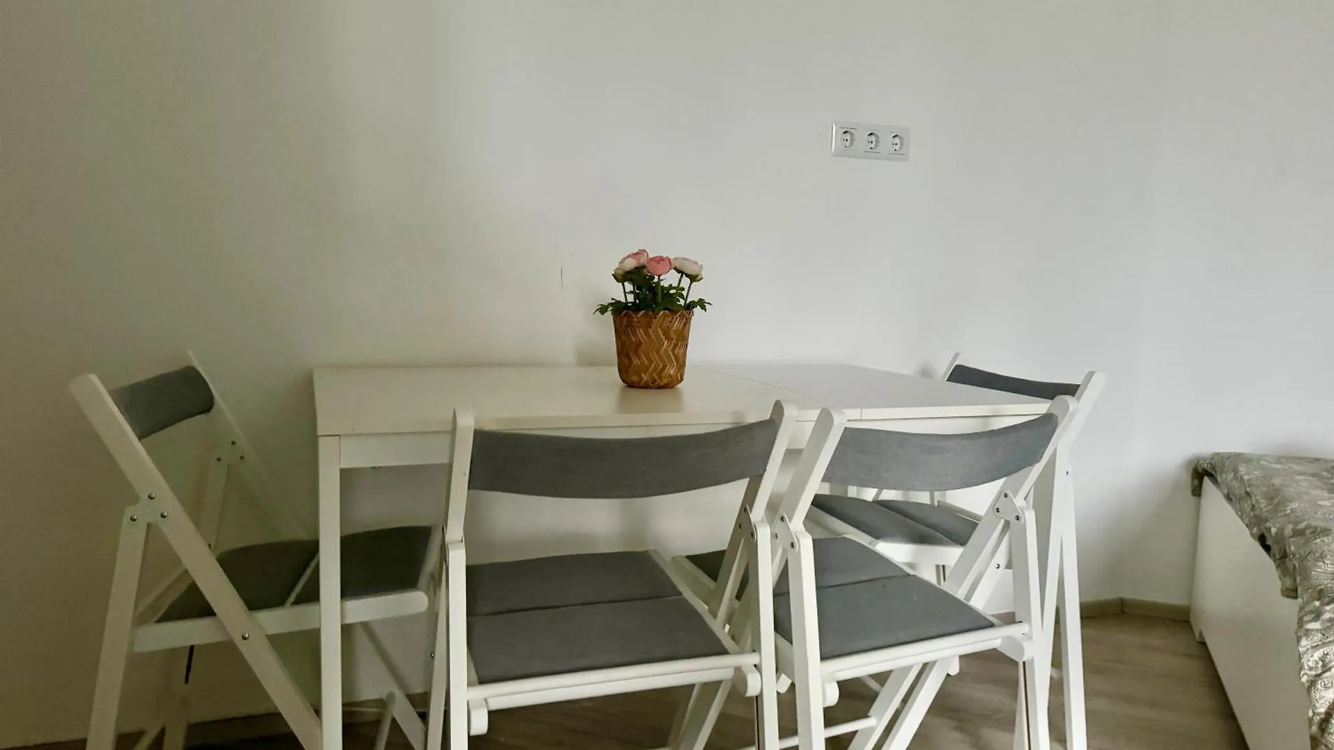 Stylish Schoenbrunn Apartments With Free Parking location