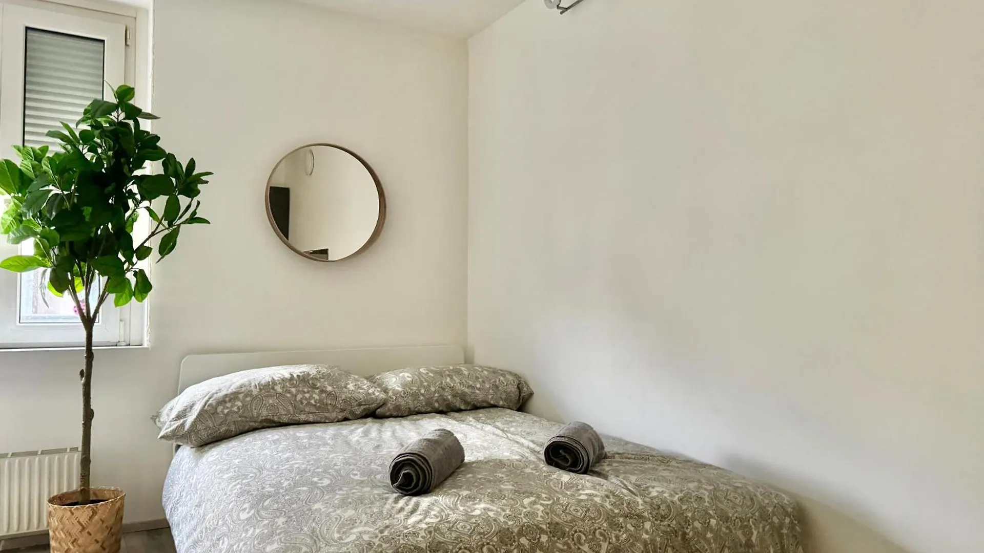 Stylish Schonbrunn Apartments With Free Parking Vienna