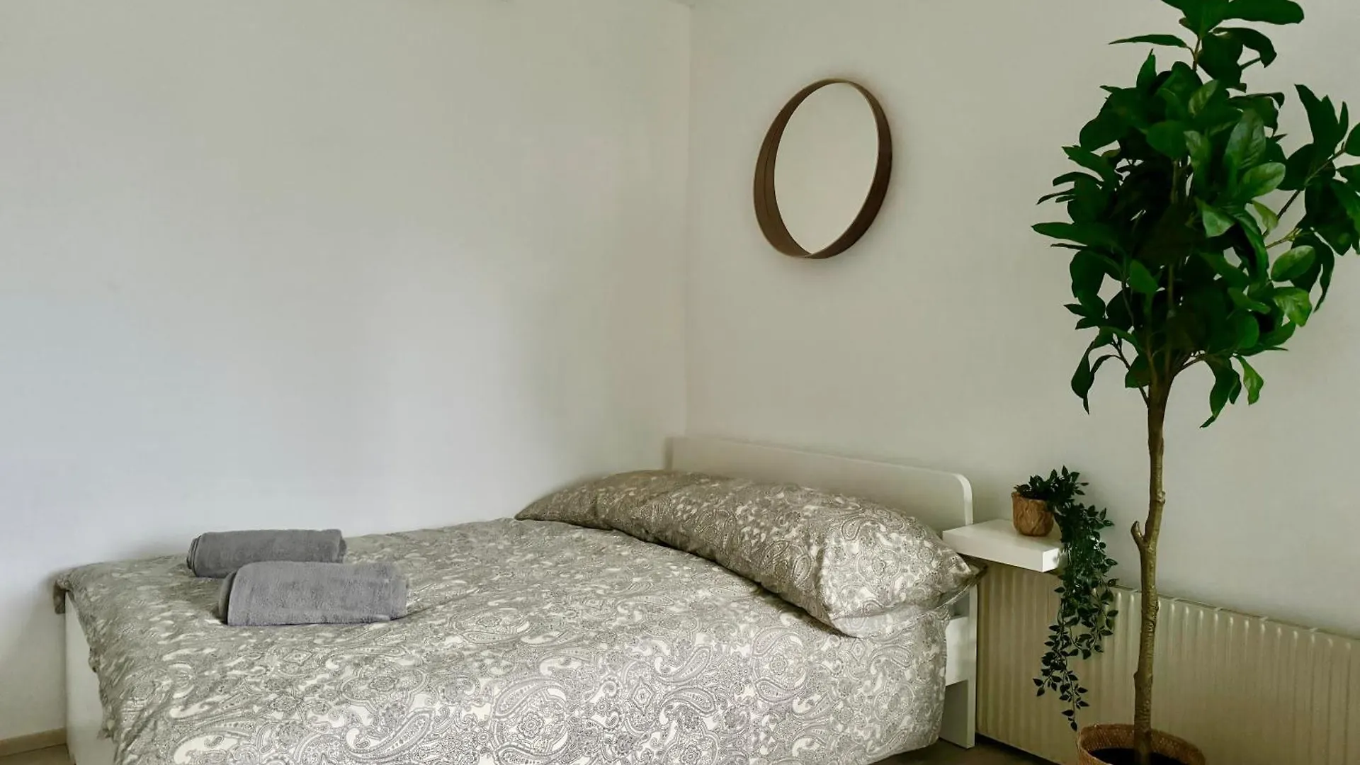Stylish Schonbrunn Apartments With Free Parking Vienna