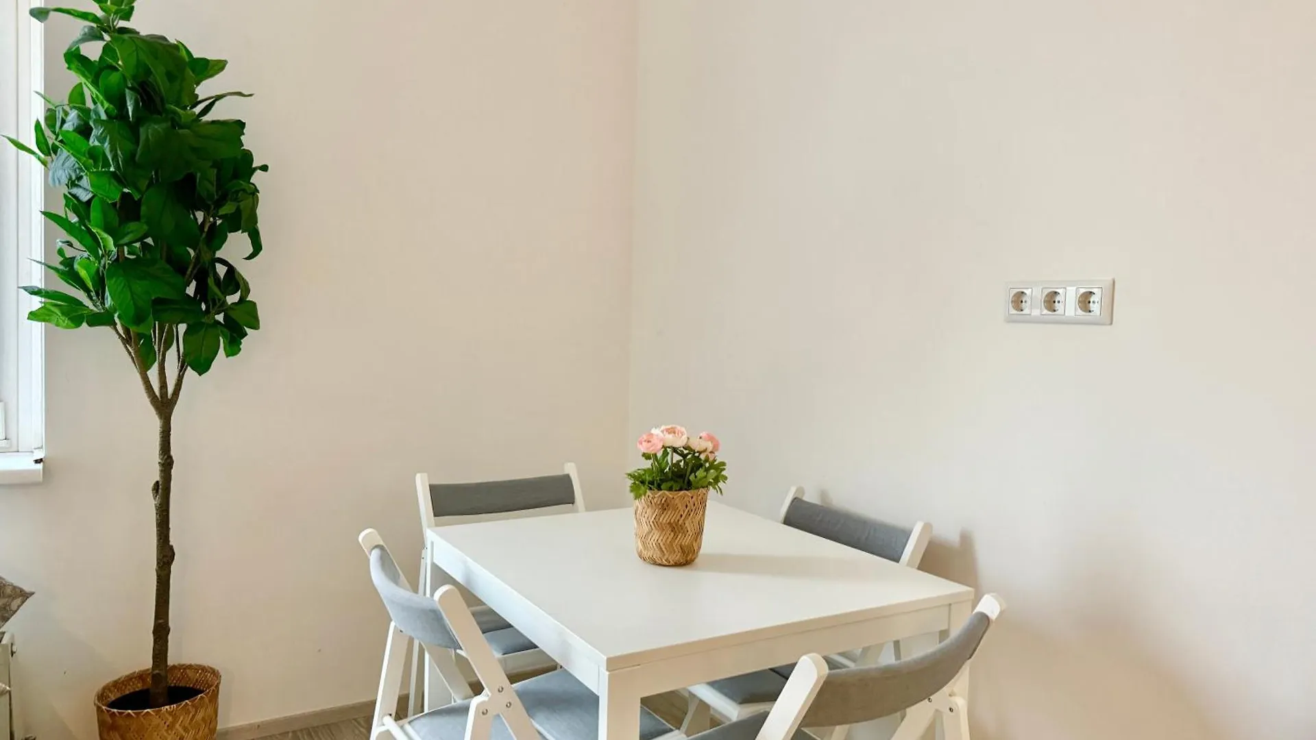 Stylish Schonbrunn Apartments With Free Parking Vienna Austria