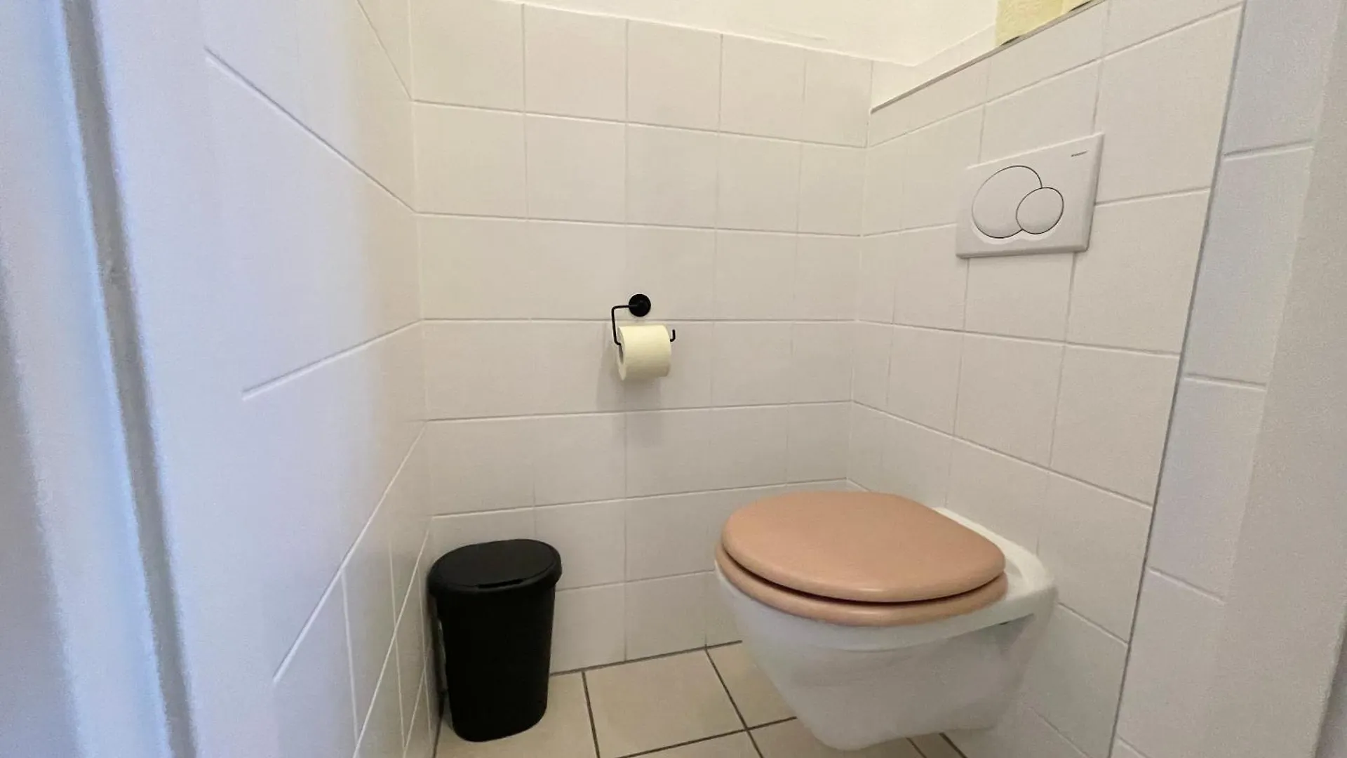 Stylish Schonbrunn Apartments With Free Parking Vienna