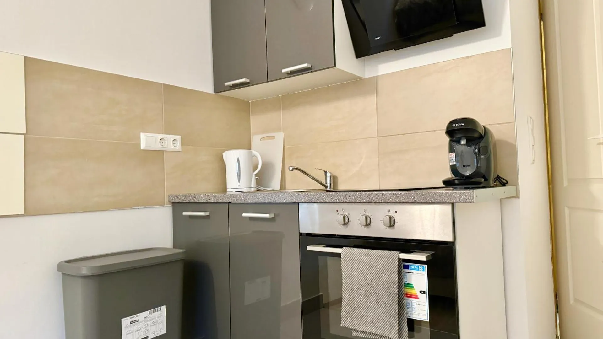 Stylish Schonbrunn Apartments With Free Parking Vienna Austria