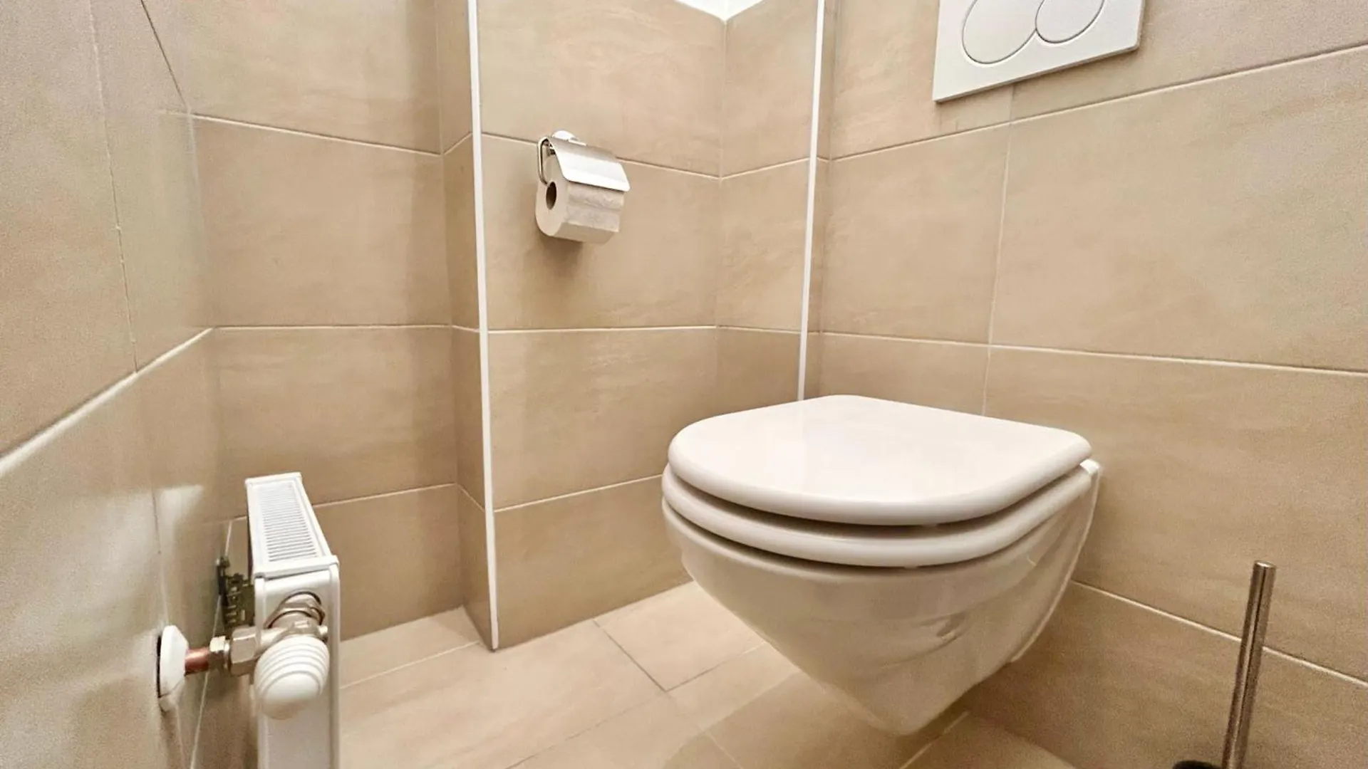 Stylish Schonbrunn Apartments With Free Parking Vienna