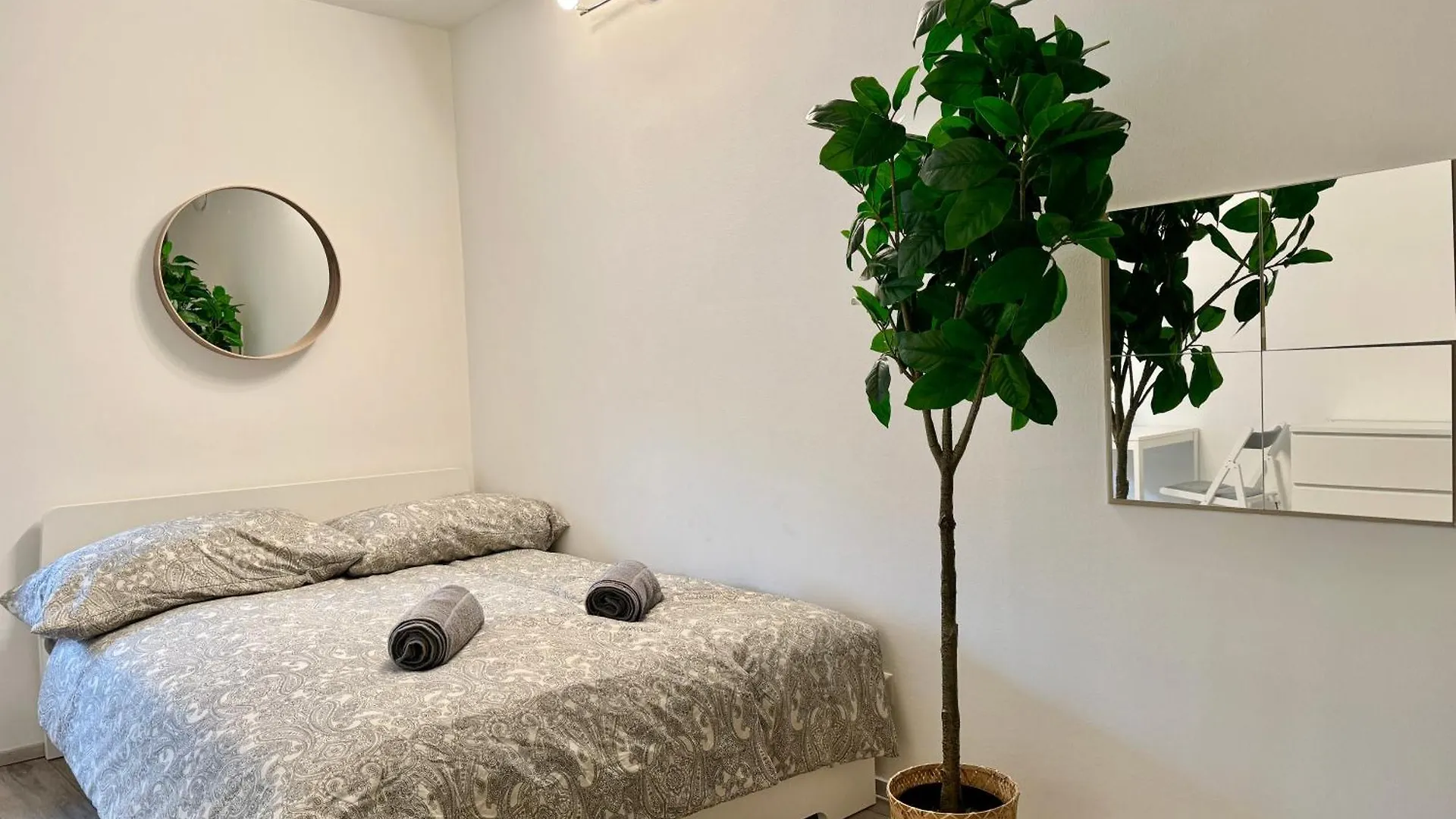 Stylish Schonbrunn Apartments With Free Parking Vienna